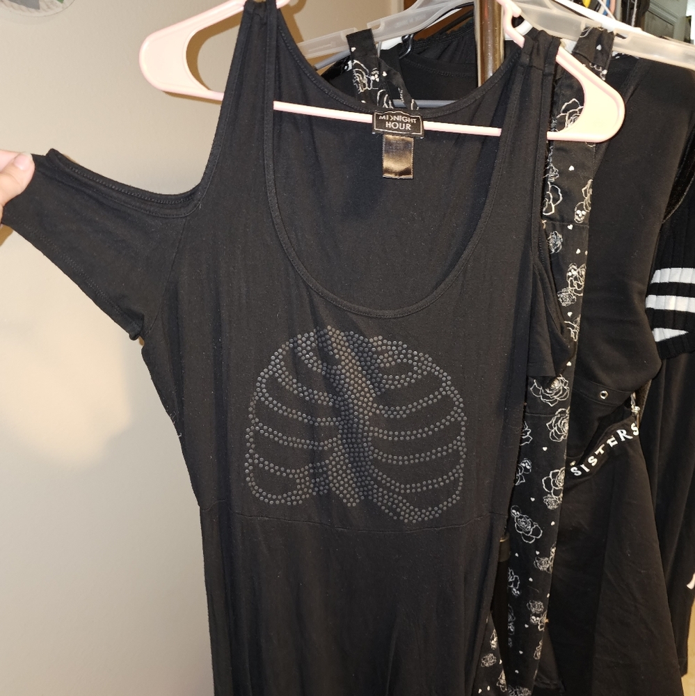 Midnight Hour Cold Shoulder Dress size L